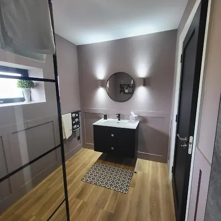 Rose Meadow ليسكانور