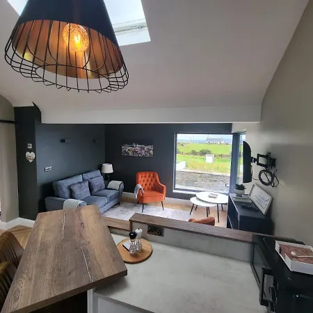 Rose Meadow ليسكانور